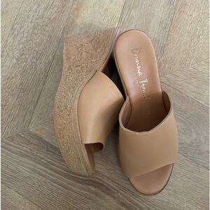 Donna Trend made in Italy  nude colored leather wedges size 37